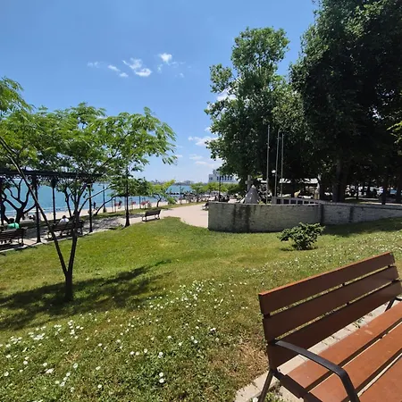 Apartment Black Sea View Retreat