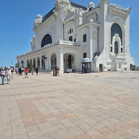 Black Sea View Retreat *