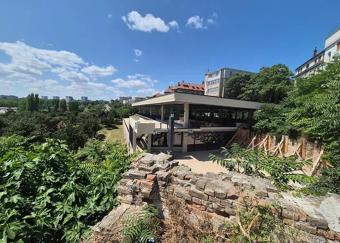 アパート Black Sea View Retreat コンスタンツァ