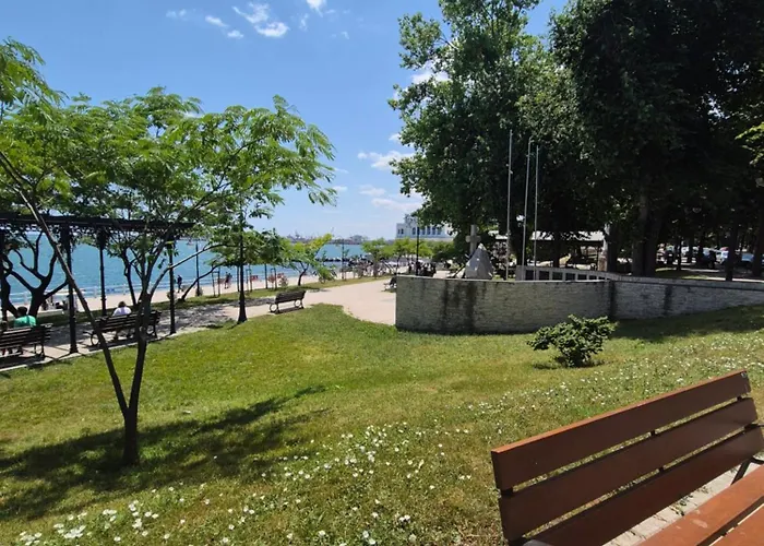 アパート Black Sea View Retreat